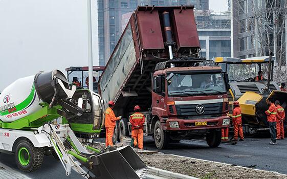 如果攪拌車液壓系統(tǒng)溫度過高怎么辦？